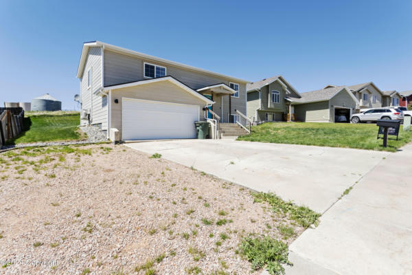3710 FOOTHILLS BLVD, GILLETTE, WY 82716, photo 3 of 35